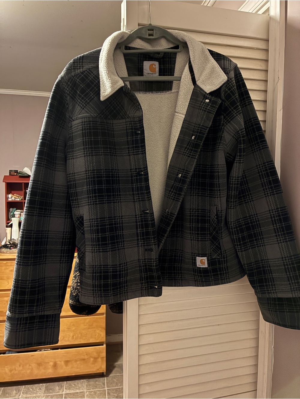 Carhartt Women’s Black and Gray Plaid Sherpa-Lined Utility Jacket